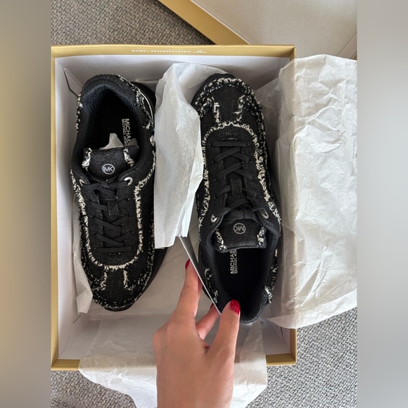 Michael Kors Ari Trainer Denim Sneakers – Size 8.5M - Picture 14 of 16